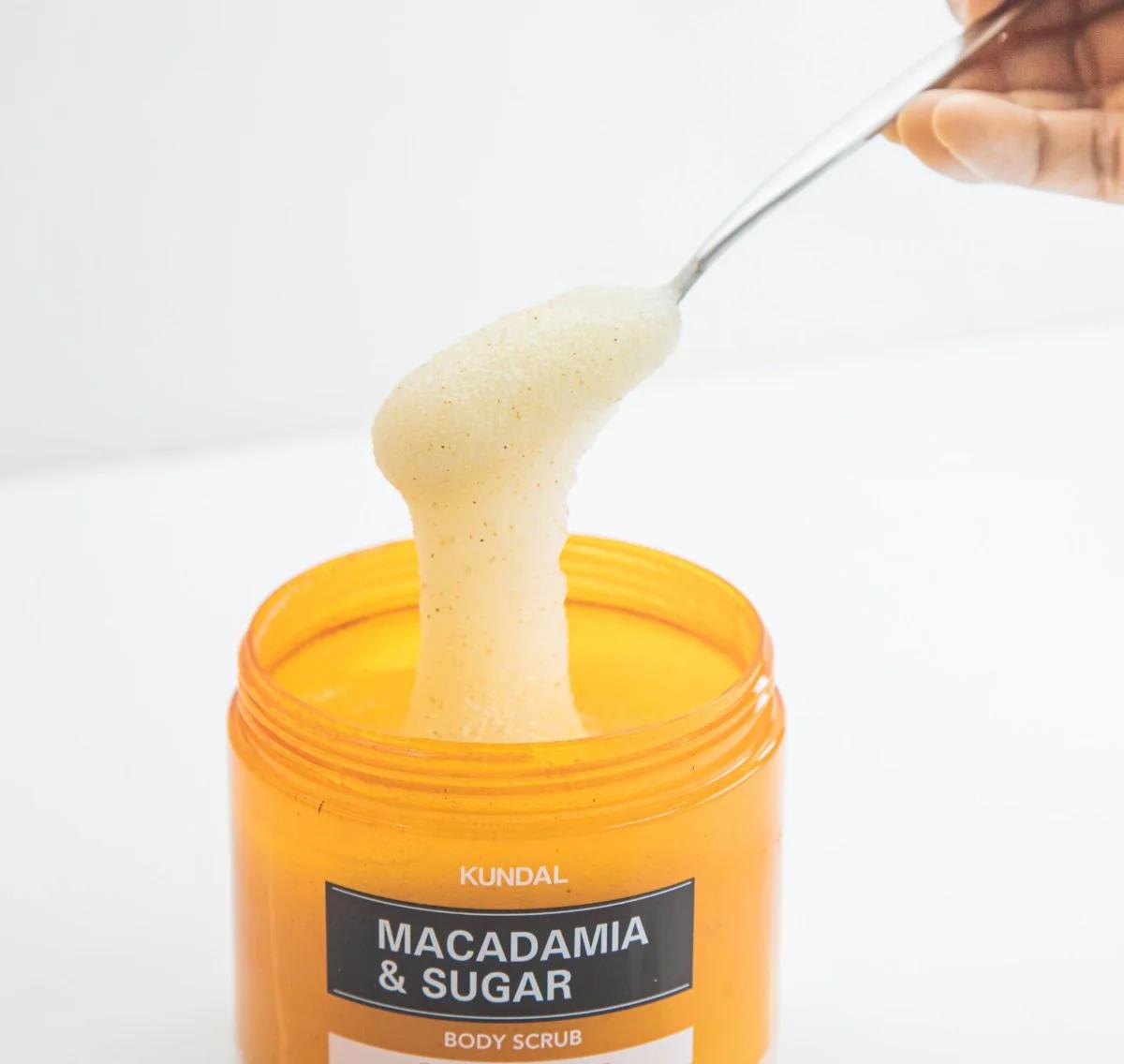 KUNDAL Macadamia & Sugar Body Scrub - 550g